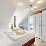 Appartementhaus Binzer Sterne 59 * Binz